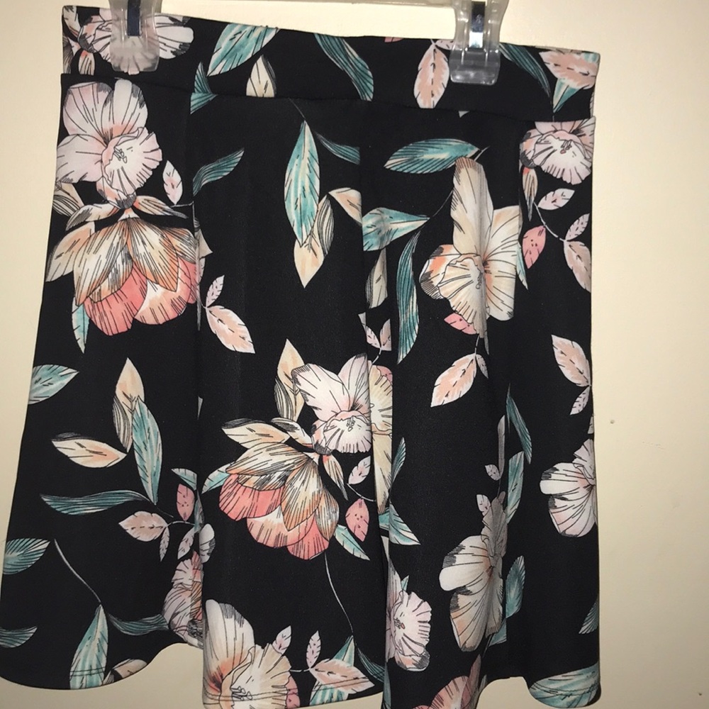 Mini floral skirt